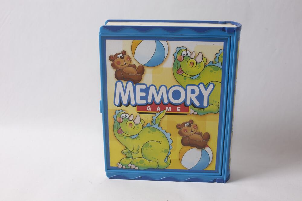 Milton Bradley Memory Game in Bookcase (2006) Board Game, Vintage, Family Night